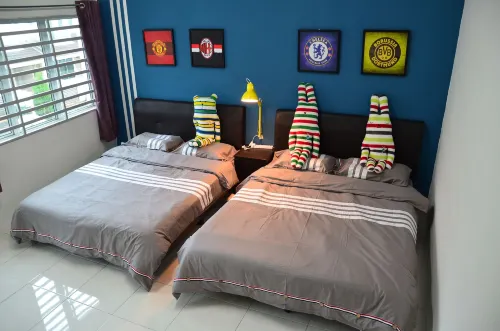 The Woodz Homestay - 2 Storey House - Pensionat