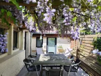 CHARMING HOUSE IN THE COUNTRY