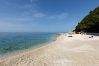 Beach Apartments in Stobre Hotels in Stobrec