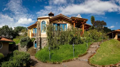 Llullu Llama Mountain Lodge فنادق في 