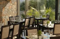 Angela Suites Boutique Hotel