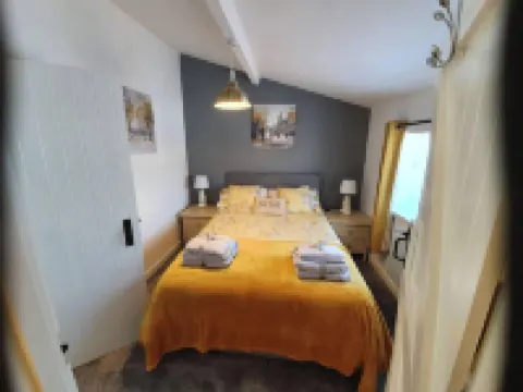 SeaView-Parking-Petsok-Patio-1Br Hotels in Mevagissey