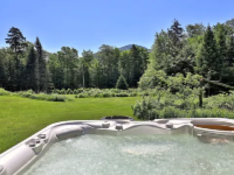 Cortina Mountain Chalet - Outdoor Hot Tub - Close to Pico and Killington Mountains 3 Bedroom Home Hotels in Mendon