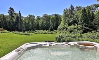 Cortina Mountain Chalet - Outdoor Hot Tub - Close to Pico and Killington Mountains 3 Bedroom Home