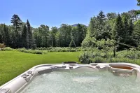 Cortina Mountain Chalet - Outdoor Hot Tub - Close To Pico And Killington Mountains 3 Bedroom Home Hotels in Mendon