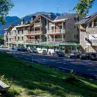 Hotel Le Clos Cerdan et résidence balnéothérapie Eau de Forme Hotel Exterior
