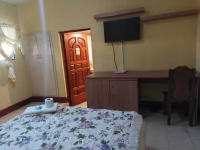 Hotel Real Classic Inn Hotels near Minerva Temple