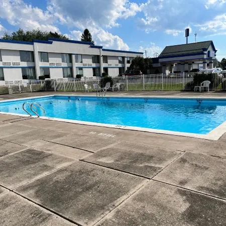 Studio 6 Suites Clarion, PA