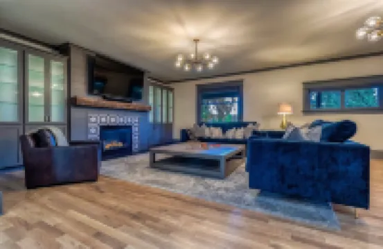 Steps from downtown - Beautiful historic home with AC, WiFi