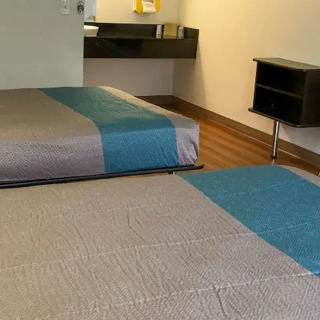 Motel 6 Daytona Beach, FL - Speedway Отели рядом с достопримечательностью «Аттракцион Daytona 500 Experience»