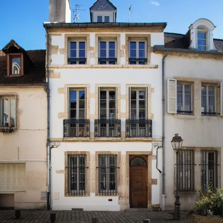 Maison Tillot