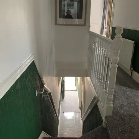 House - Sleeps up to 8 People & Free Parking