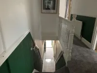 House - Sleeps up to 8 People & Free Parking - Parking