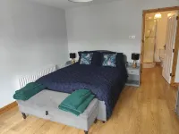 Castleview Large 3 Bedroom Family House - Glenarm Hotels in Ballymena