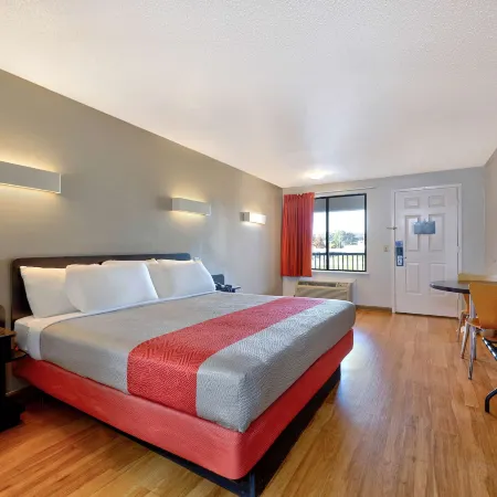 Motel 6 Cookeville, TN