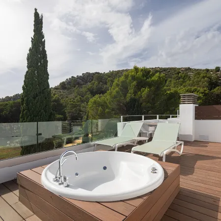 Cabot Las Velas Apartments