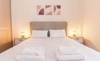 Trendy 2 Bd Apt in Galatsi