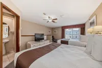 Stony Plain Inn & Suites Hotels near 7-Eleven