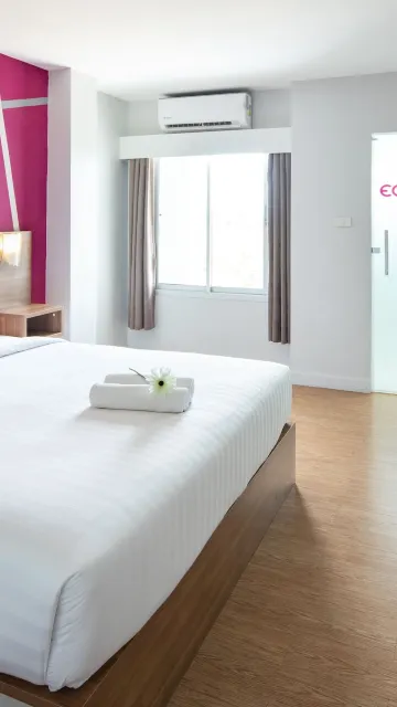 ห้องซูพีเรียร์เตียงคิงไซส์พร้อมวิวเมือง ห้ามสูบบุหรี่