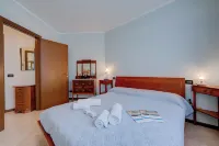 Verde Giada-Shared Pool & Parking - Happy Rentals
