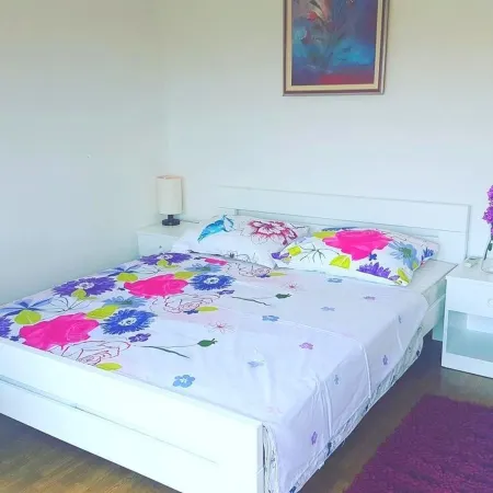 Floral Apartments Yazzy 2