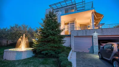 Villa Aylin 5-Bed Next to the Sea