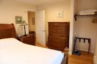 By the Sea Guests Bed & Breakfast and Suites Hotels near Haigis Beach