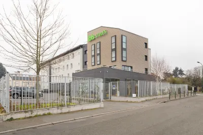 Ibis Styles Versailles Saint Quentin en Yvelines فنادق في Saint-Cyr-l'Ecole