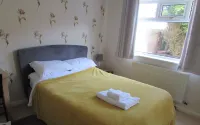 Spacious Detached Bungalow with Ample Parking