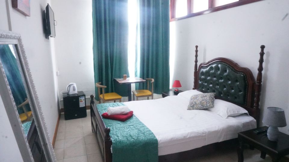 Happy Ours Guesthouse