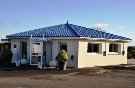 Brit Hotel Confort Azur Cholet Nord Отели в г. Севрмуан