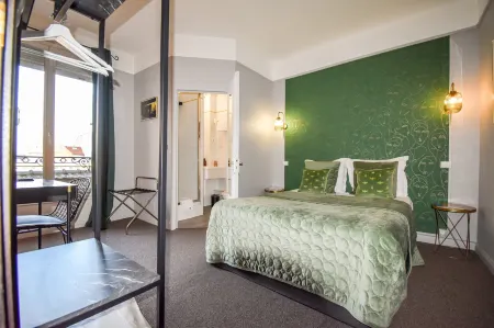 Hôtel Azur Отели рядом со станцией REIMS RAILWAY STATION