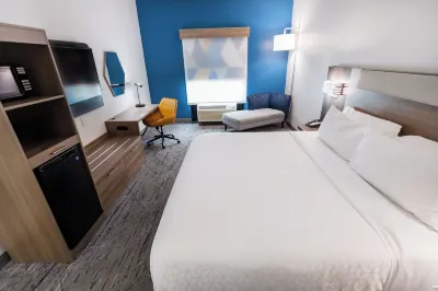 Holiday Inn Express & Suites Huntsville Airport Hotels in Madison