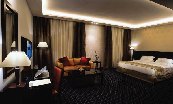 Seven Roses Hotel