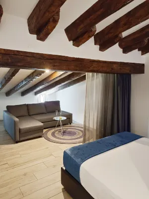 Hotel El Siglo - balcony
