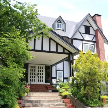 Petit Hotel Enchante