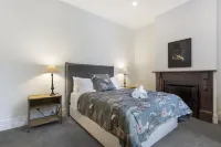 Character on Stuart St Hotel dekat University of Otago