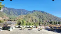 Tiger's Nest Resort - Best Resort in Paro, Bhutan - con vista montagne
