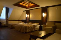 White Park Hotel โรงแรมใน