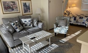 Sea Club I