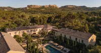 Domaine de Manville Hotels near Hôpital des Baux-de-Provence