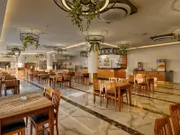 Grand Uysal Beach & Spa Hotel Các khách sạn ở Alanya