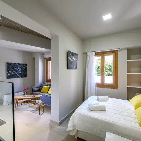 Candia Suites & Rooms