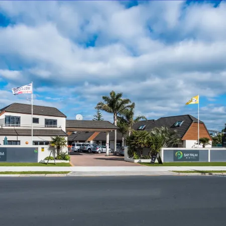 Bay Palm Motel
