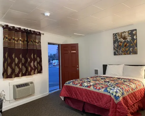 Chalet Motel - Affordable Stay in Central Bend Hotels in Bend