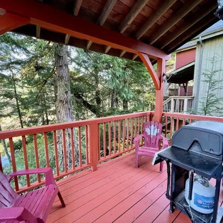 Waterfront Timber Frame Cottage!