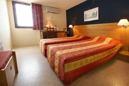 Brit Hotel Vallee du Lot Отели в г. Монтегю-де-Керси