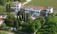 Villa Dragoni Hotels in Manzano