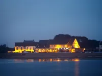 Logis le Castel AC'h Hotels in Plouider