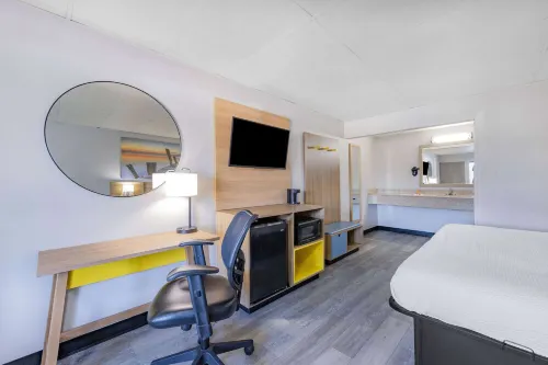 Days Inn by Wyndham Fredericksburg North Hotels in Falmouth